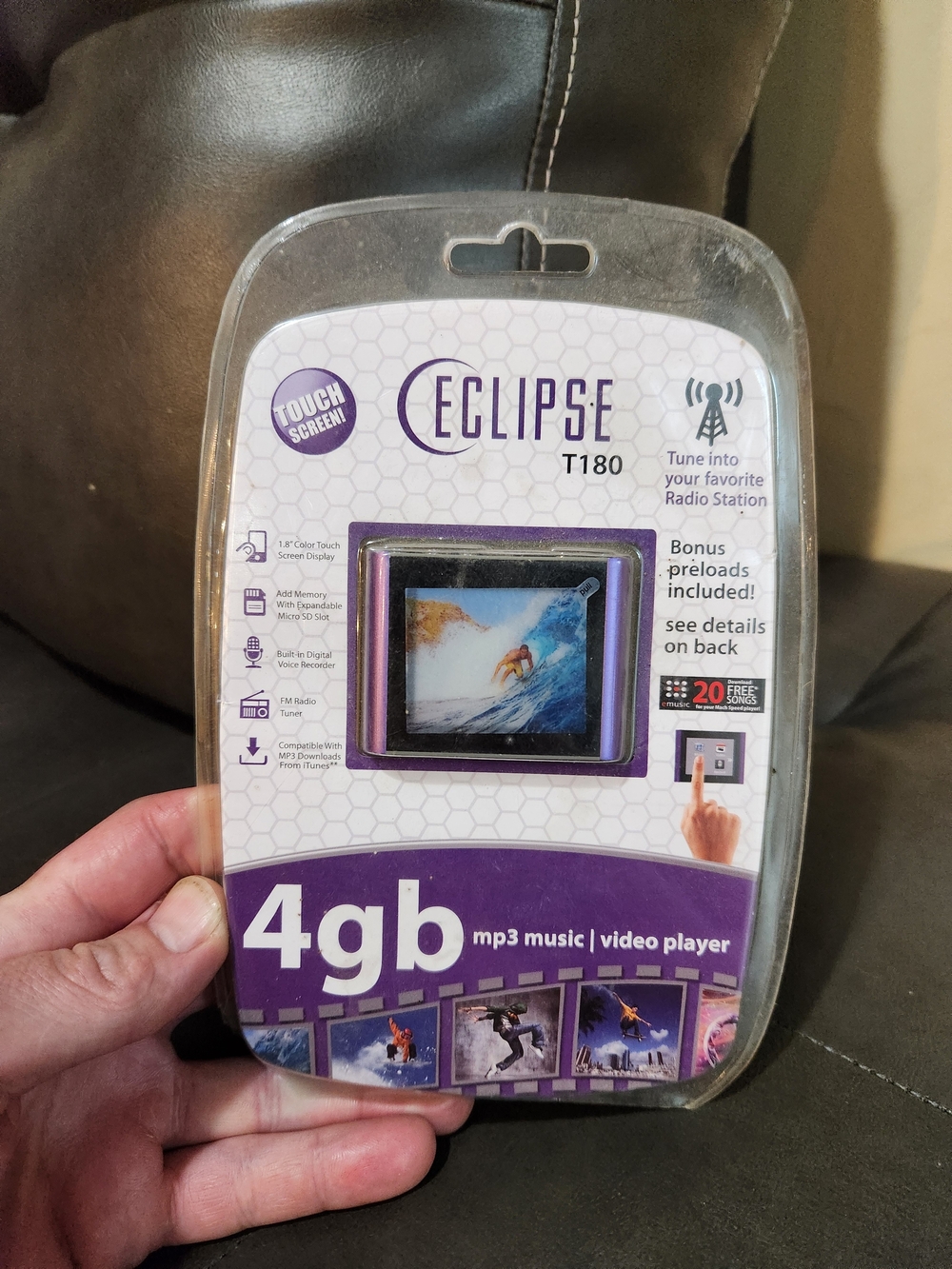 New Eclipse T180 4gb MP3 Music/Video Player - Purple/White